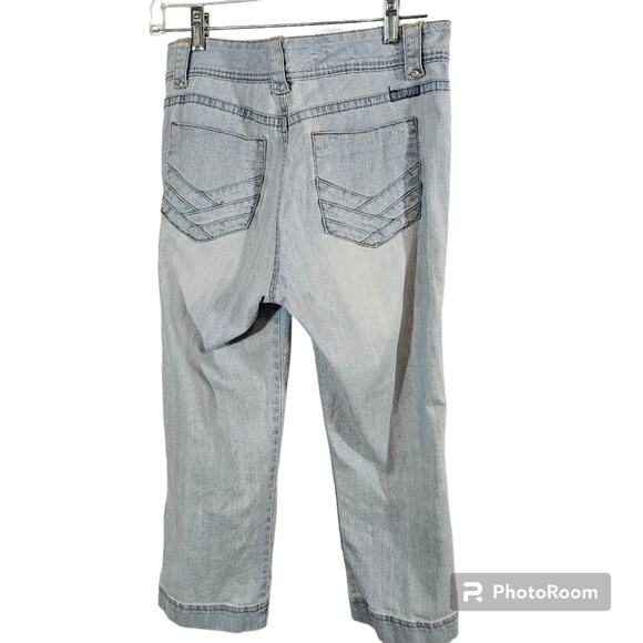 Bandolino Blu Light Blue Distressed Denim Cropped Jeans Capris Size 6 - Picture 1 of 9